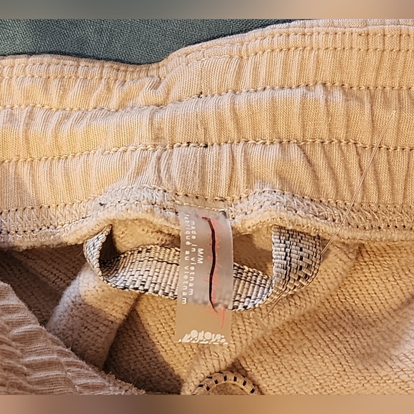 NWOT FP movement switch up pants sz med - Picture 4 of 15